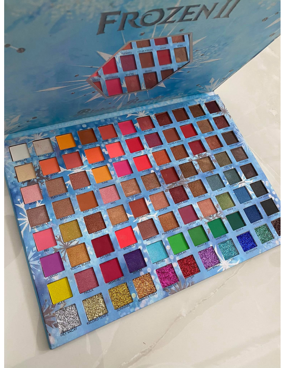 Sombras Y Glitter Frozen Inspiración Bieber Beauty